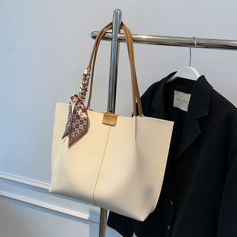 Geräumige Damen-Frühlingstasche – eine trendige Umhängetasche