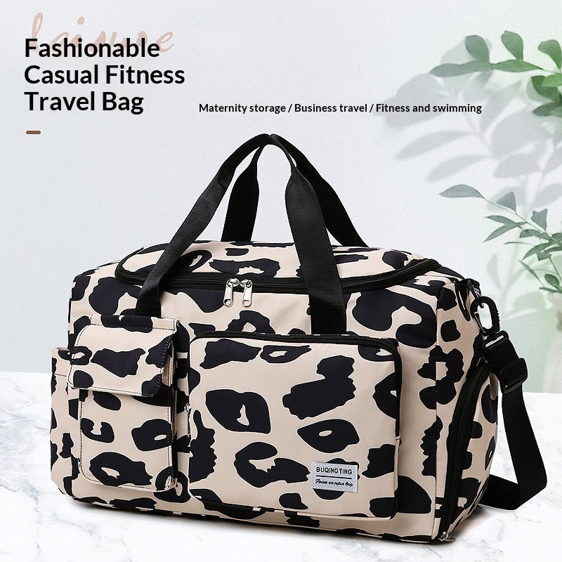 Trendige und minimalistische Fitness-Tasche im urbanen Stil mit extra großem Fassungsvermögen für maximalen Komfort