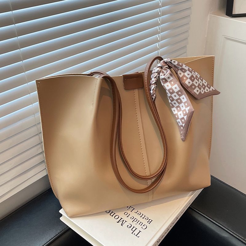 Geräumige Damen-Frühlingstasche – eine trendige Umhängetasche