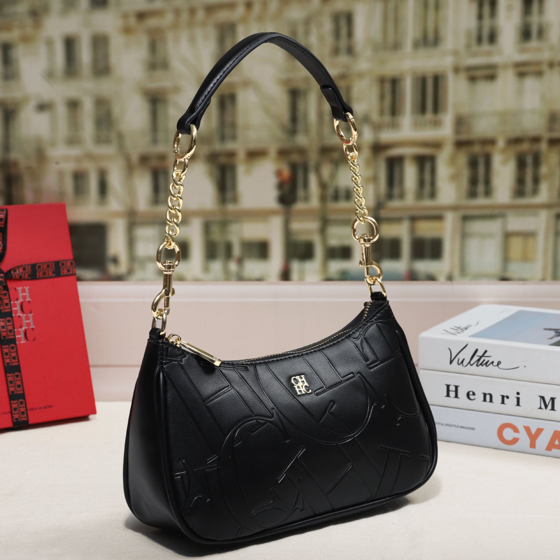 Modische, trendige Damen-Umhängetasche mit geprägtem Buchstabenaufdruck für stylische Outfits