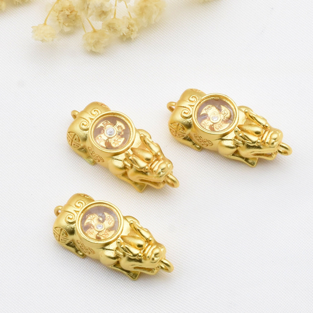 Mattes Windmühlen-Pixiu-Armband mit geflochtener roter Kordel