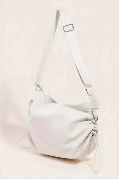 Fame Schultertasche aus Kunstleder mit gerafften Details