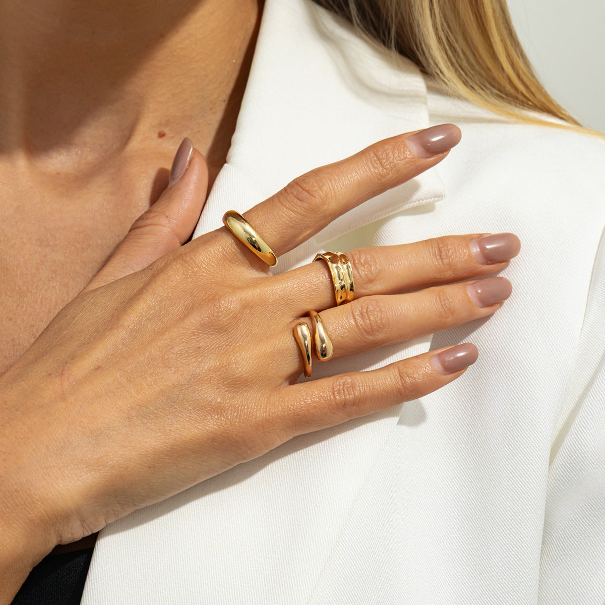 Eleganter, minimalistischer offener Ring mit hochwertiger Haptik